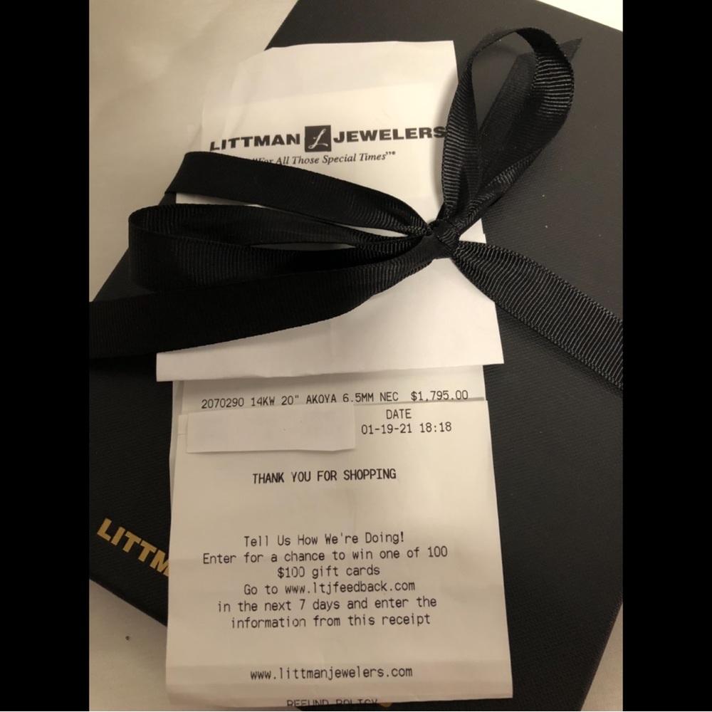 Akoya Pearl Necklace, 6.5 mm, 20 inch single strand, 14kt white gold clasp - Picture 4 of 5